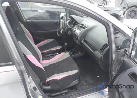 2008 Honda Fit z USA, uszkodzony, nr VIN JHMGD384X8S069420